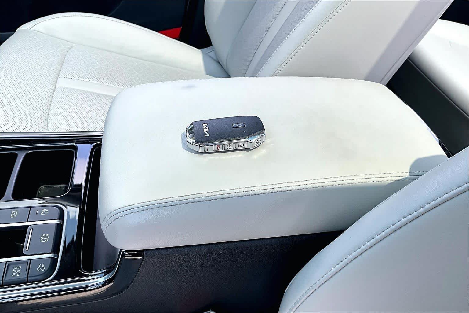 Used 2023 Glacial White Pearl Kia SX image 15