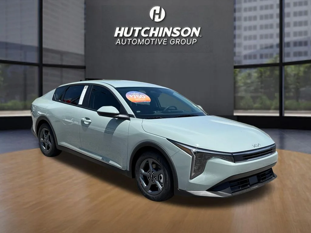 2026 Kia K4 LXS AT's photo