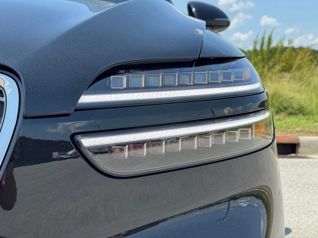 New 2027 Black Genesis 2.5T Select image 9