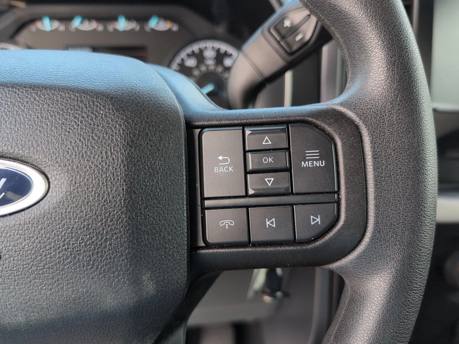 Used 2023 Iconic Silver Ford XLT image 24
