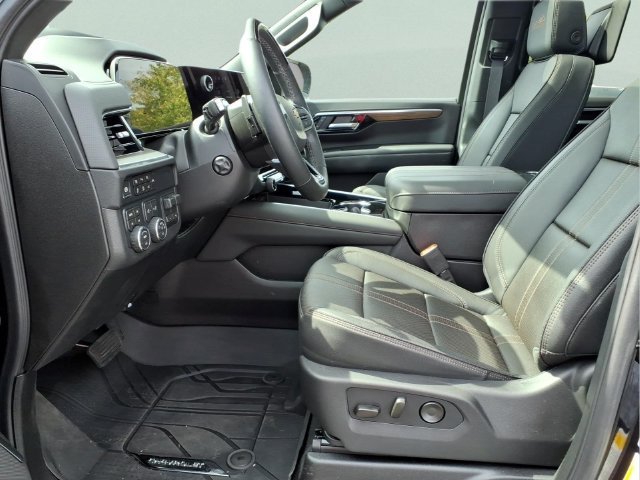 New 2027 Black Chevrolet High Country image 18