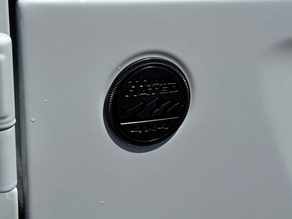 New 2026 Bright White Clear-Coat Exterior Paint Jeep Sport image 9