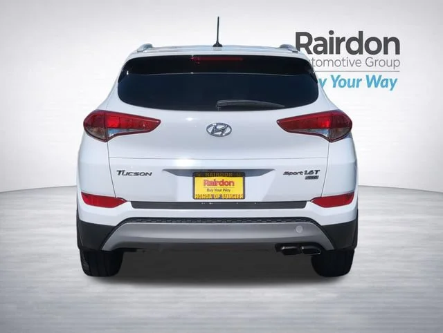 Used 2017 Dazzling White Hyundai Sport image 6