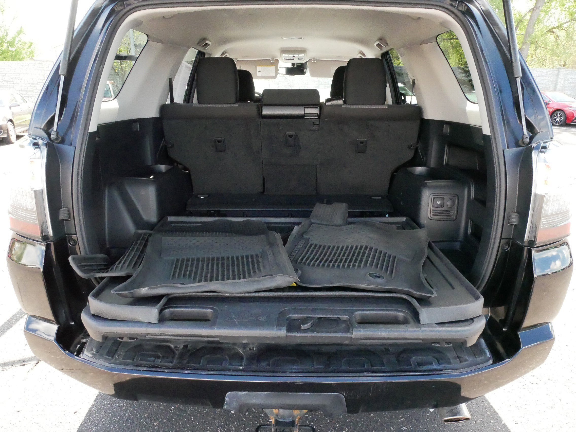 Used 2023 Midnight Black Metallic Toyota SR5 image 18