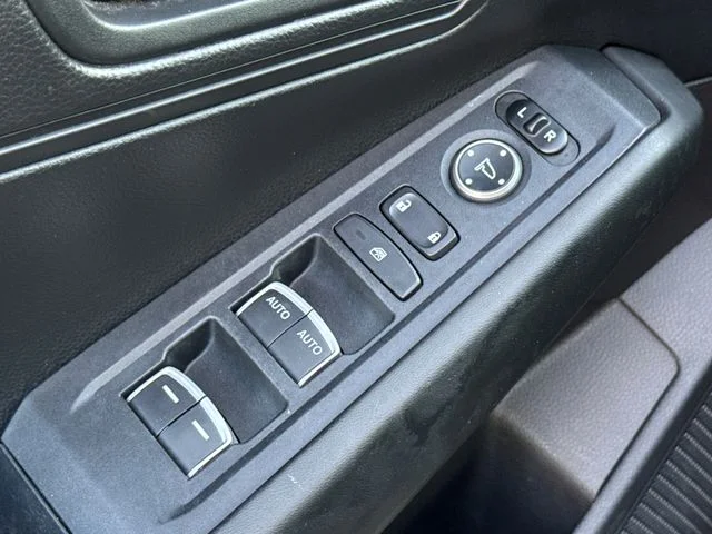 Used 2024  Honda LX image 17