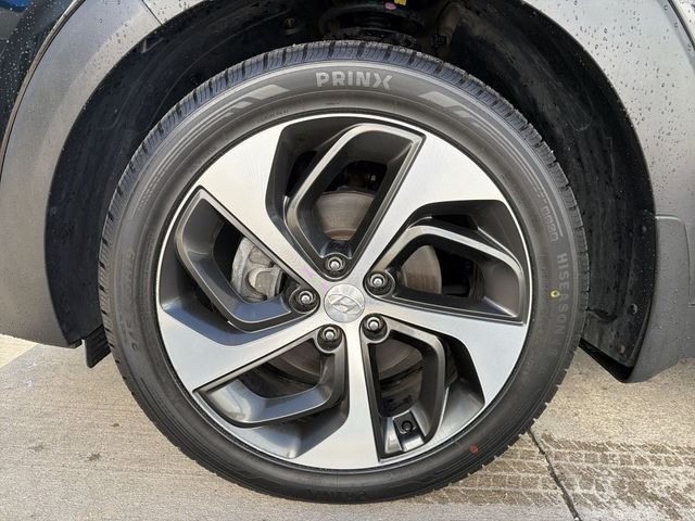 Used 2018 Black Hyundai Value image 12