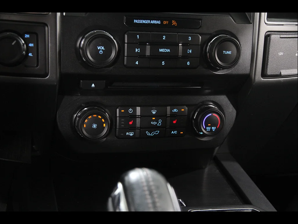Used 2018 Shadow Black Ford XLT image 16