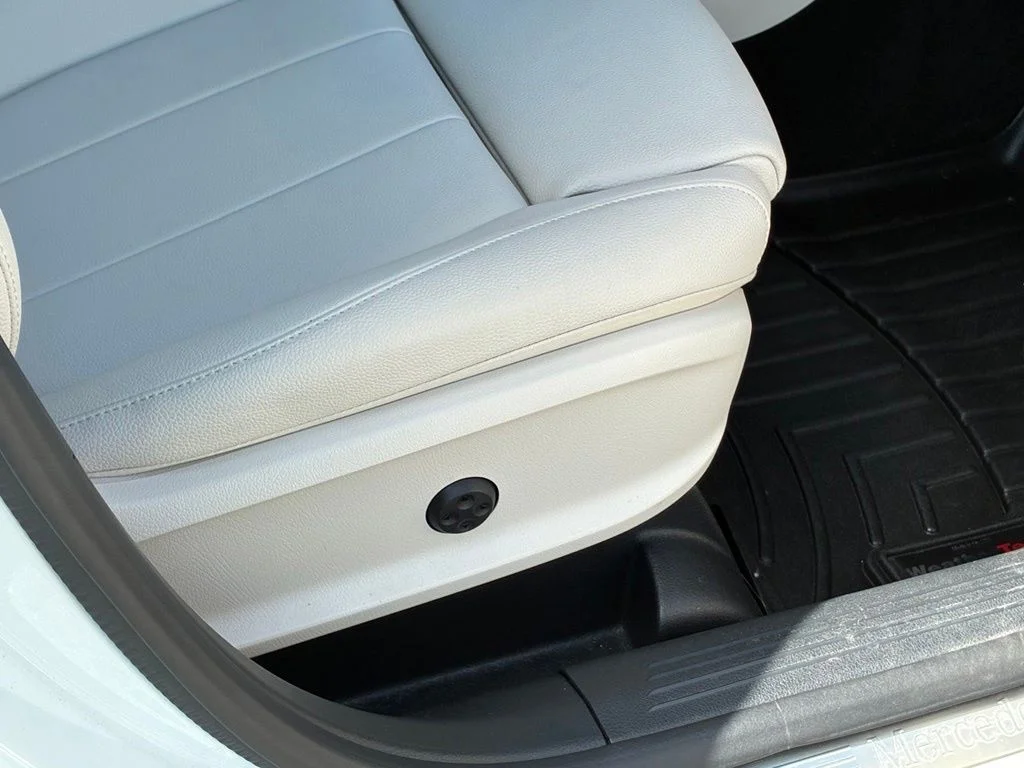 Used 2025 White Mercedes-Benz GLA 250 image 40