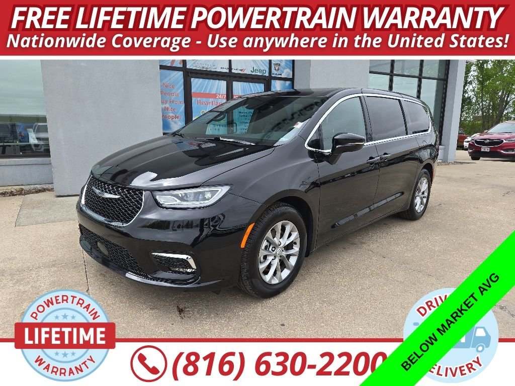 2026 Chrysler Pacifica Limited's photo