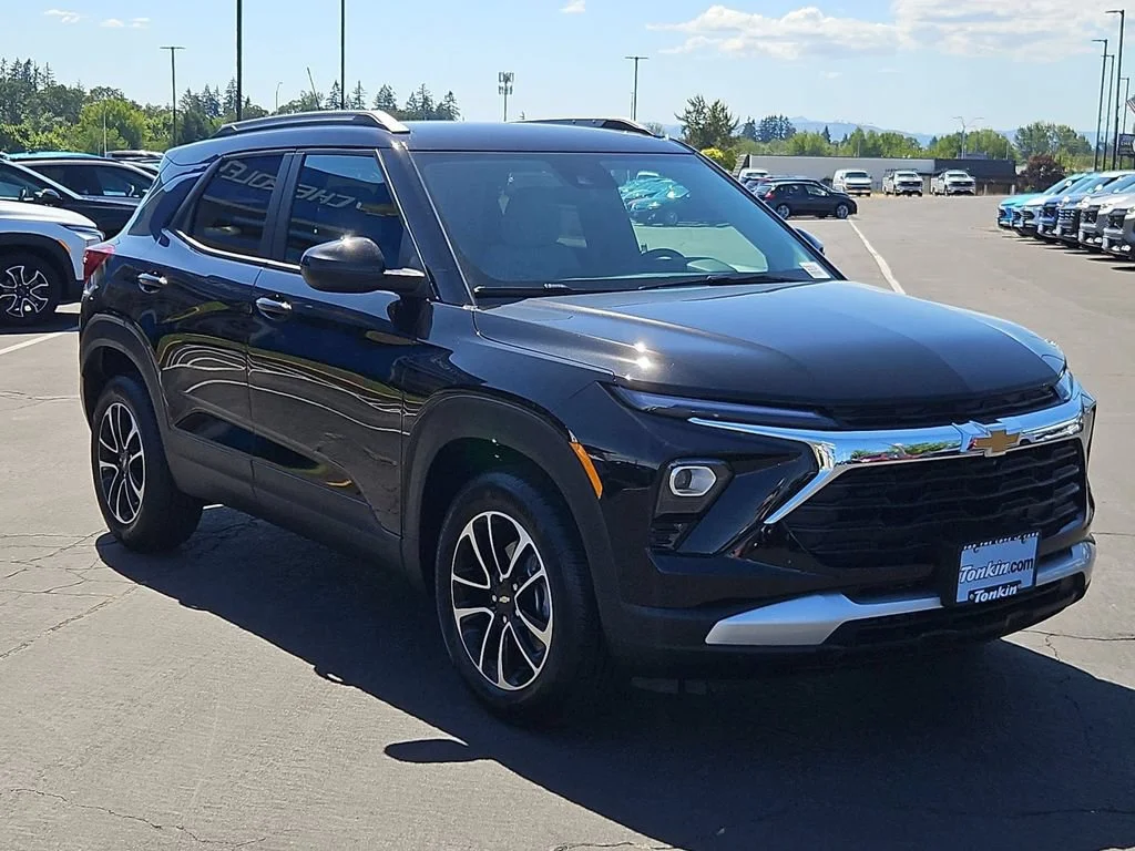 New 2026 Mosaic Black Metallic Chevrolet LT image 8