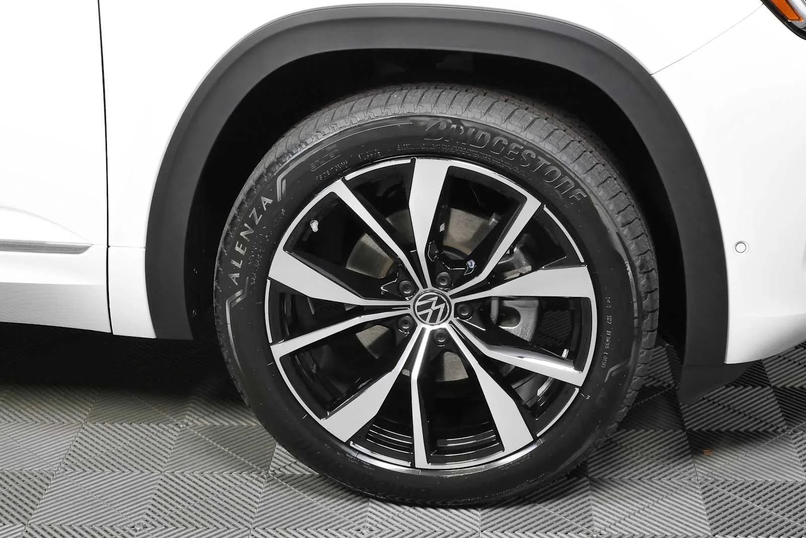 New 2026 Opal White Pearl Volkswagen 2.0T SEL Premium R-Line image 41
