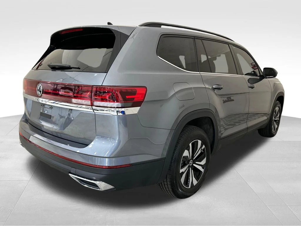 Used 2024 Gray Volkswagen 2.0T SE image 5