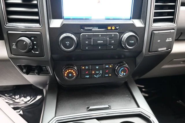 Certified Used 2021 Oxford White Ford XLT image 18