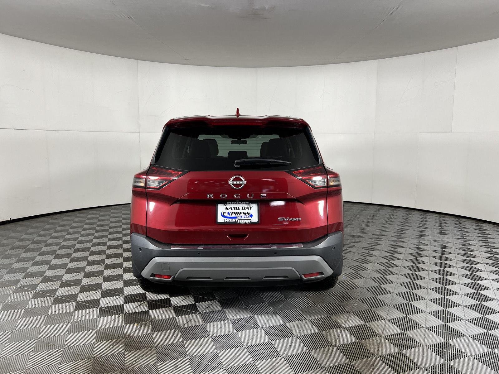 Used 2023 Scarlet Ember Tintcoat Nissan SV image 7