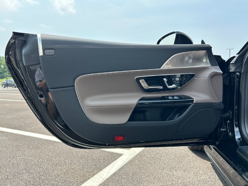 New 2027 Obsidian Black Metallic Mercedes-Benz AMG® SL 43 Roadster image 45