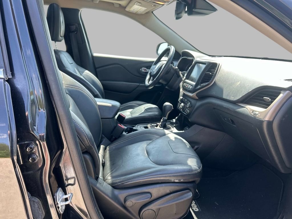 Used 2015 Black Jeep Limited image 18
