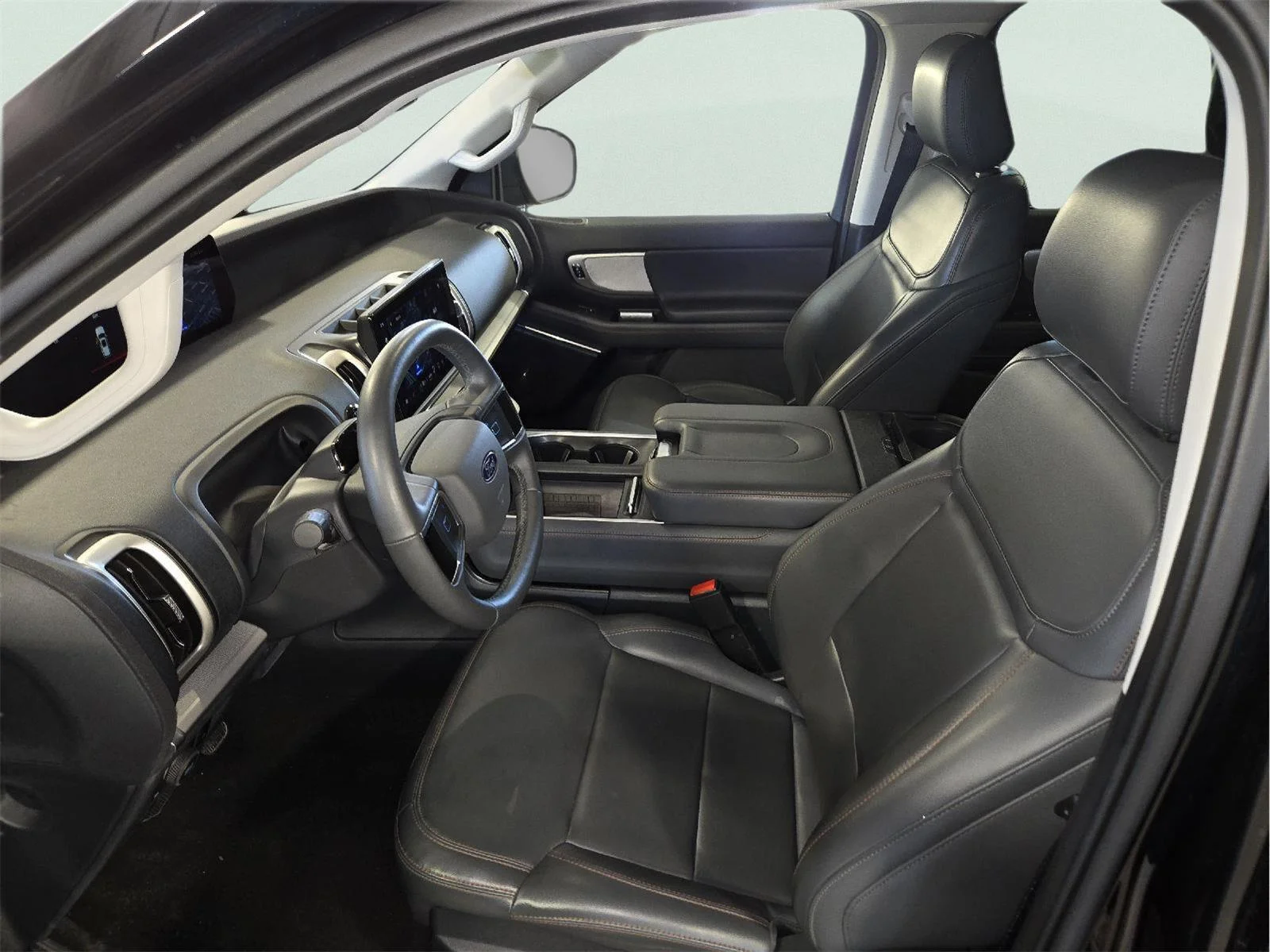 Used 2025 Agate Black Ford Active image 21