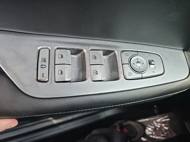 Used 2024 Gray Hyundai SEL image 29