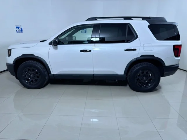 New 2026 PLATINUM WHITE Honda TrailSport Elite Blackout image 2