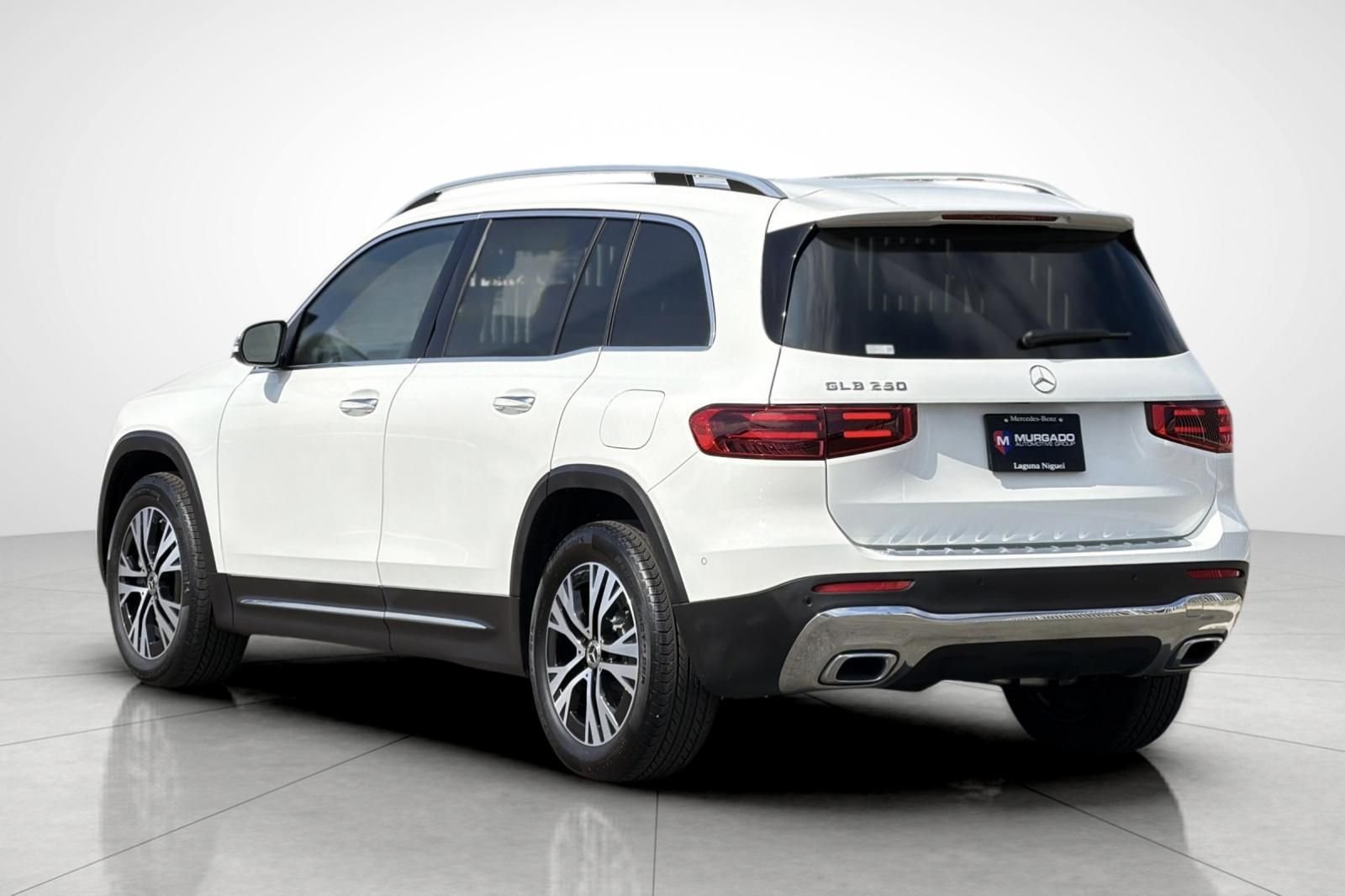 Used 2024 White Mercedes-Benz GLB 250 image 12
