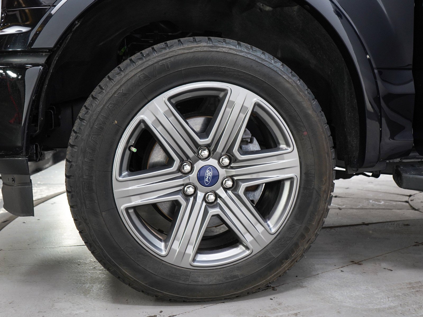 Used 2020 Black Ford XL image 32