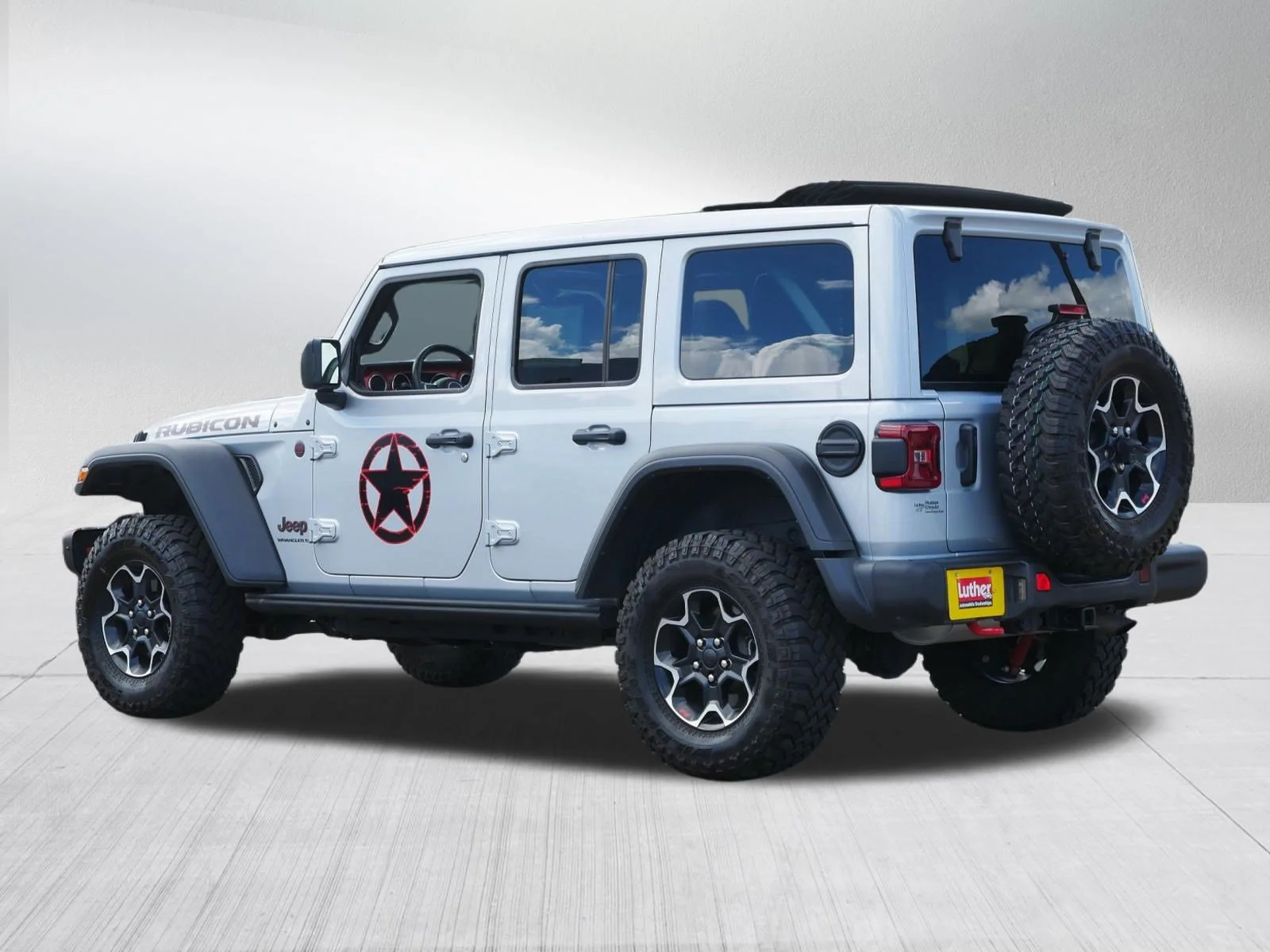 Used 2023 Silver Zynith Clearcoat Jeep Rubicon image 5