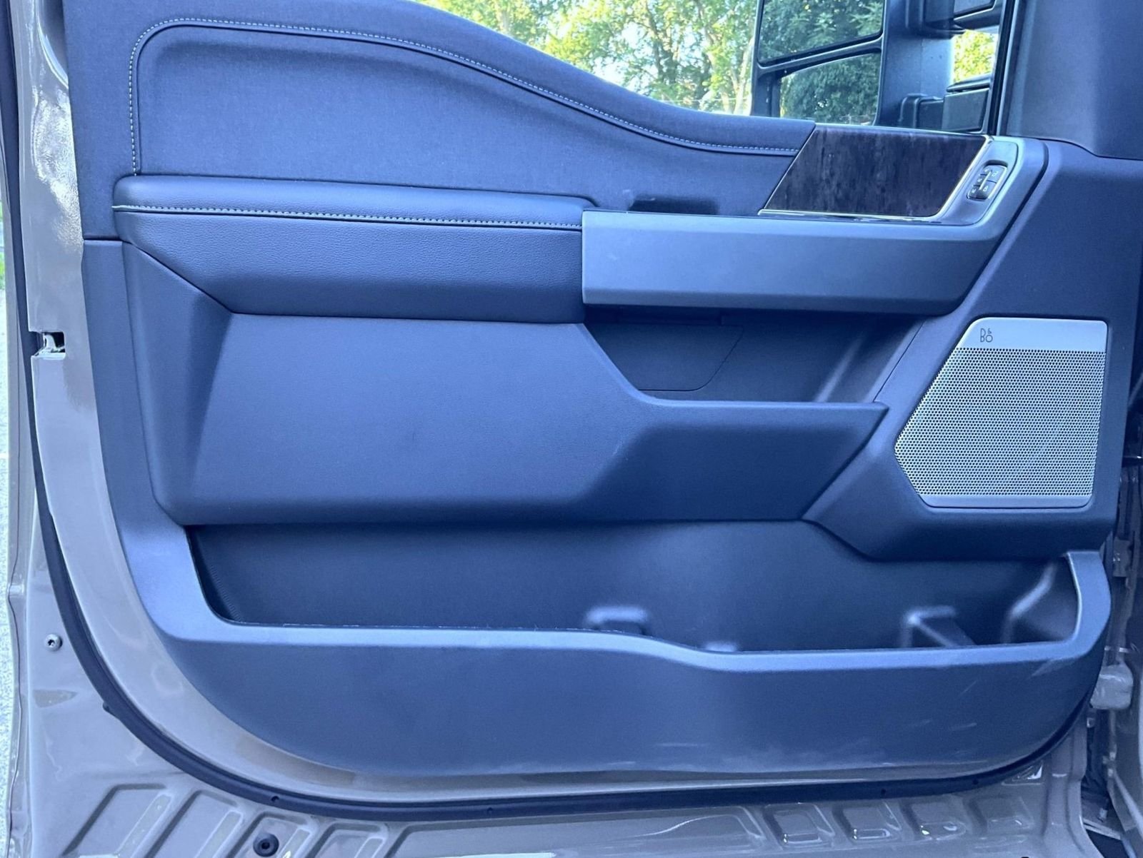 New 2026 Marsh Gray Ford Lariat image 12