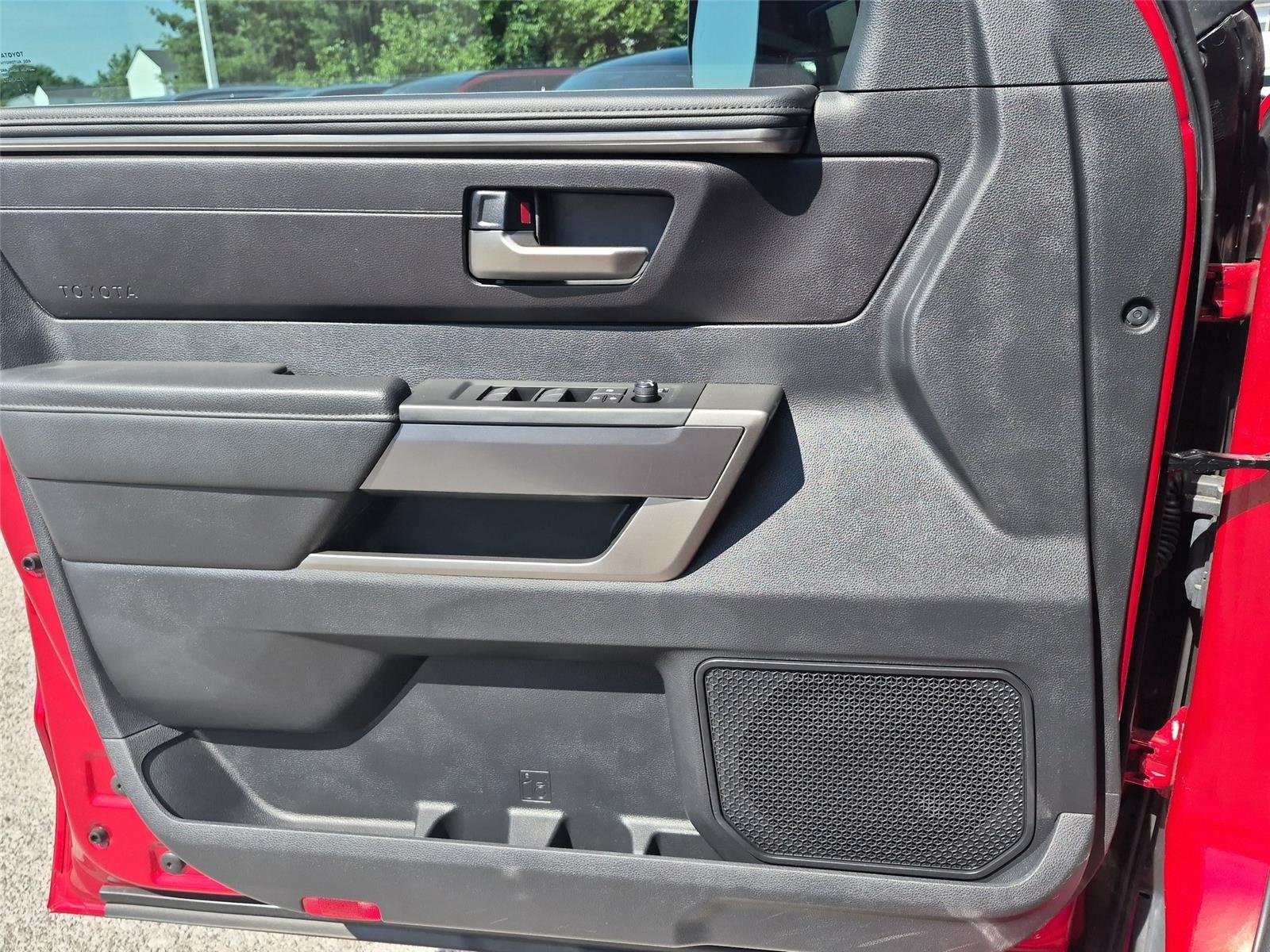 2023 Toyota Sequoia SR5 - Photo 15