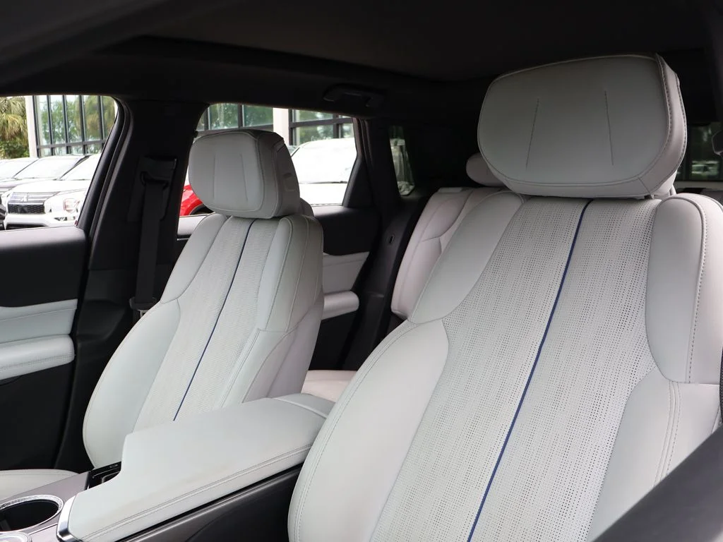 Used 2025 Black Cadillac Luxury image 37