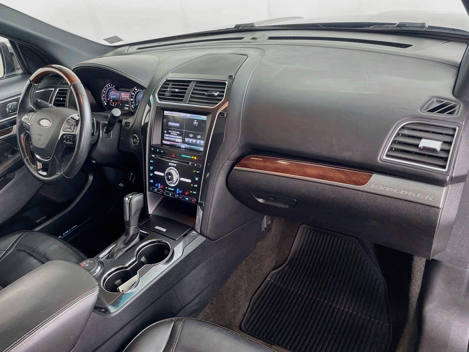 Used 2016 Black Ford Platinum image 32