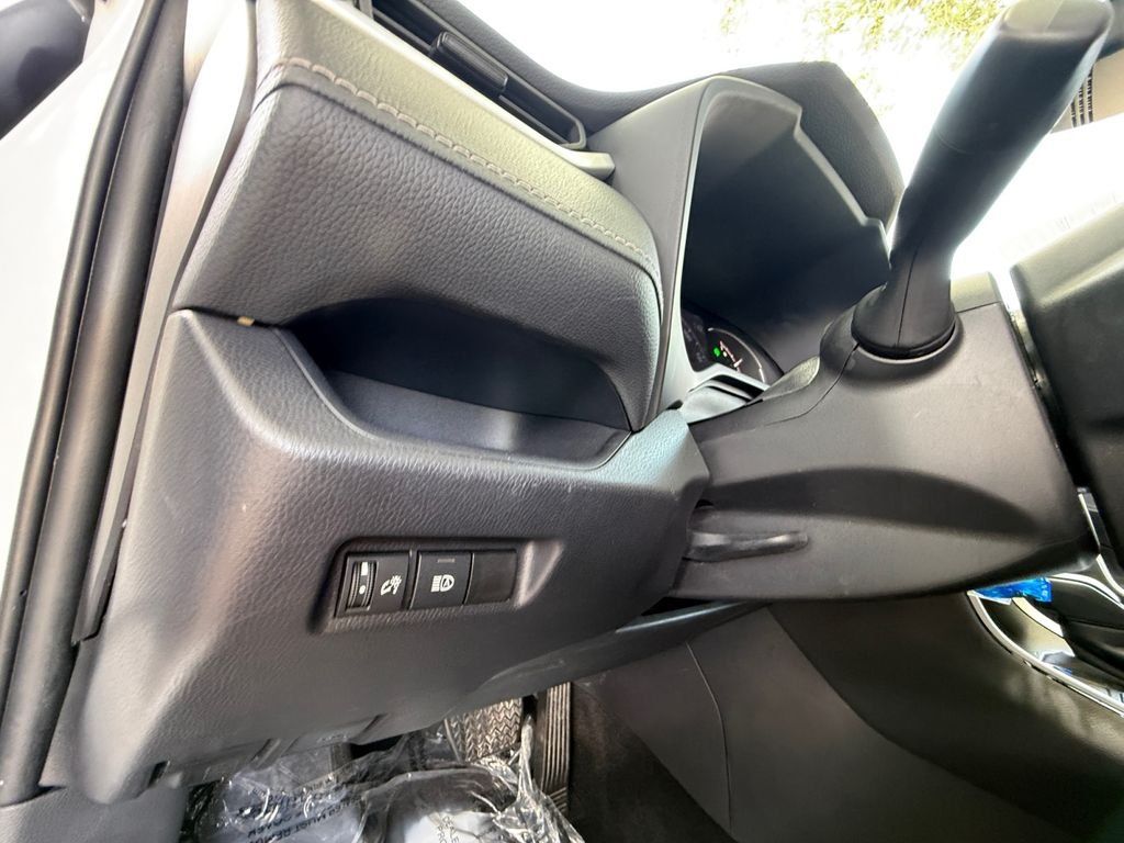 Used 2025 White Toyota LE image 23
