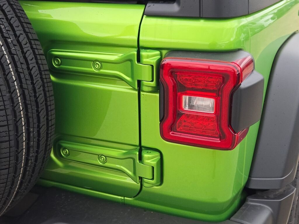 New 2026 Mojito Clear-Coat Exterior Paint Jeep Sport S image 11