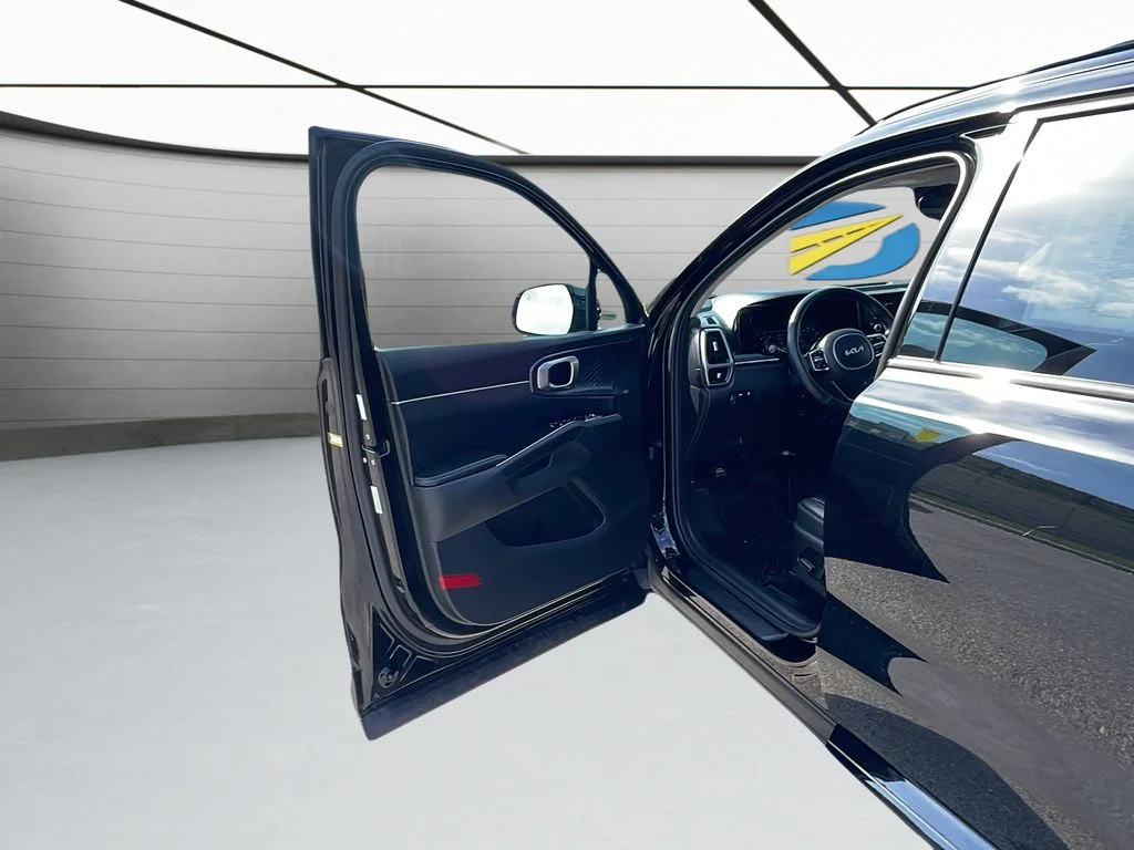Used 2022 Black Kia S image 35