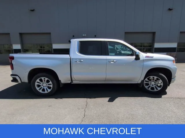 Used 2022 Silver Ice Metallic Chevrolet LTZ image 6