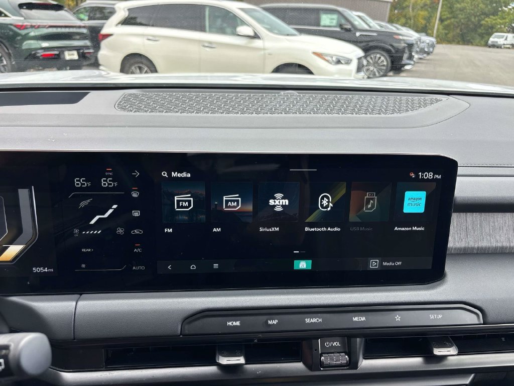 Used 2027 White Kia X-Line SX-Prestige image 29