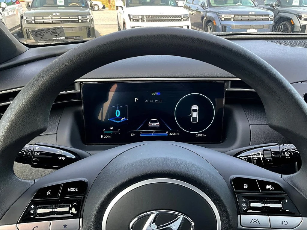 Used 2024 Black Hyundai SEL image 14