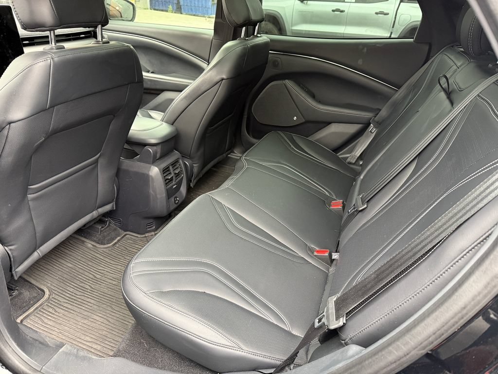 Used 2021  Ford Premium image 24