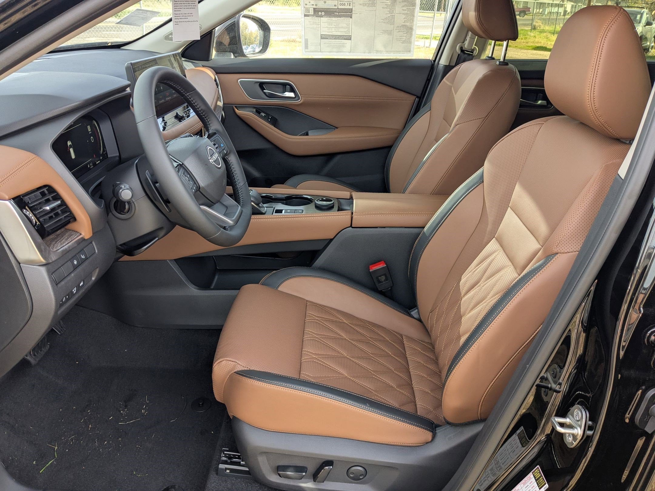 2026 Nissan Rogue Platinum - Photo 14