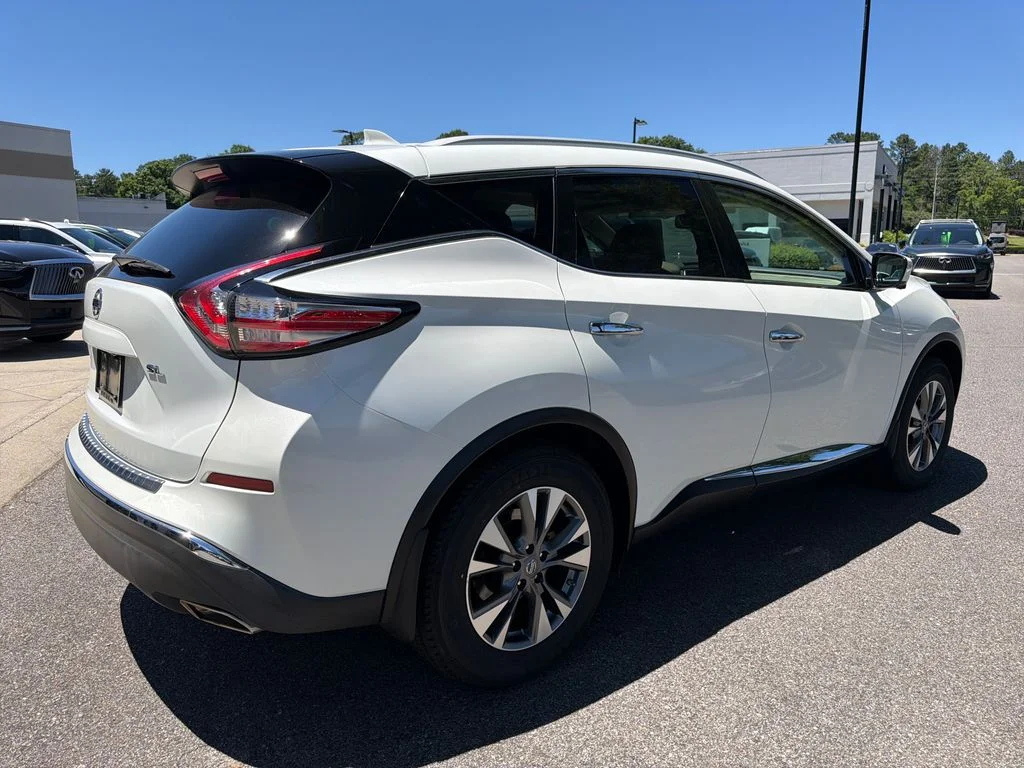 Used 2018 Pearl White Nissan SL image 13