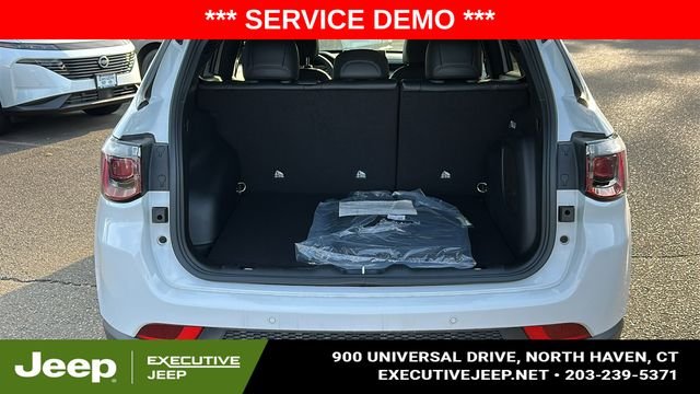 New 2025 Bright White Clear-Coat Exterior Paint Jeep Limited image 25