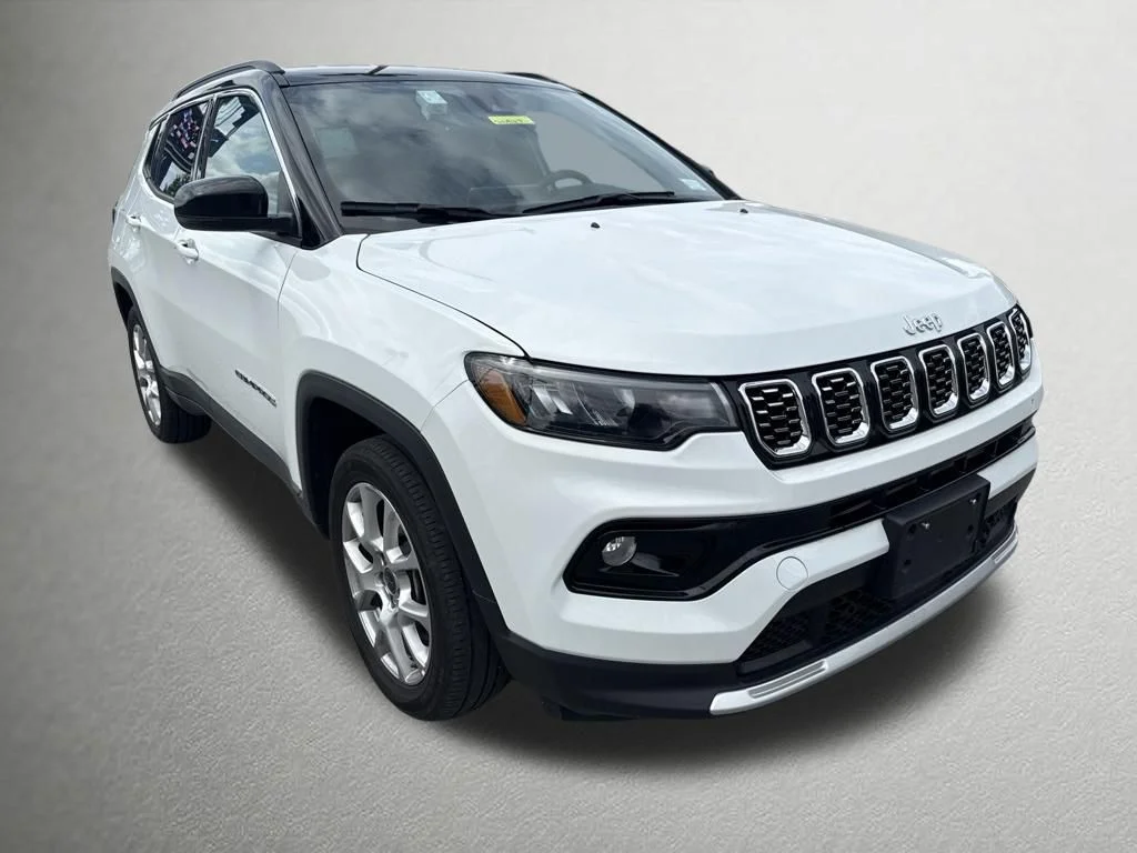 Used 2025 White Jeep Limited image 1