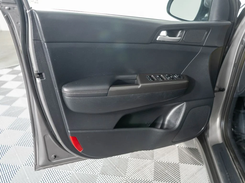 Used 2018 Silver Kia LX image 21
