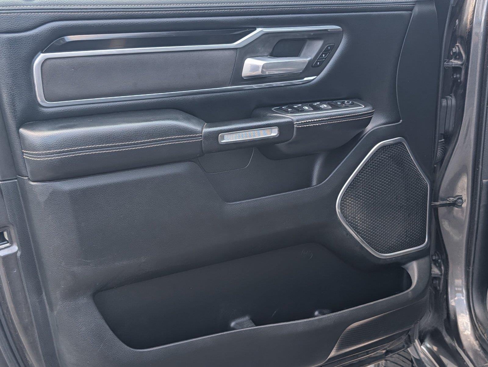 Used 2020 Granite Crystal Metallic Clearcoat Ram Laramie image 16