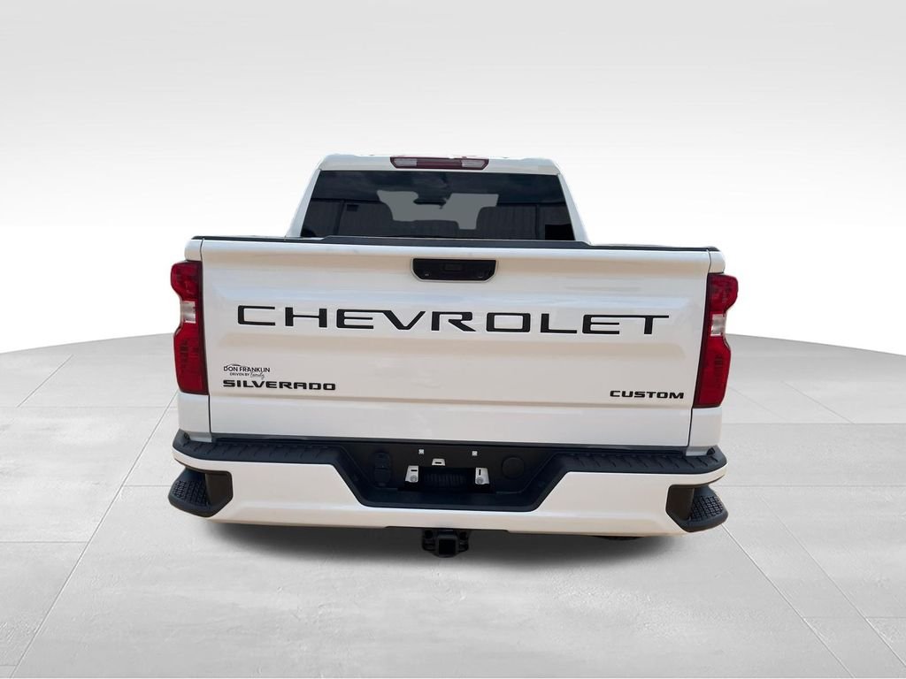 Used 2023 White Chevrolet Custom image 4