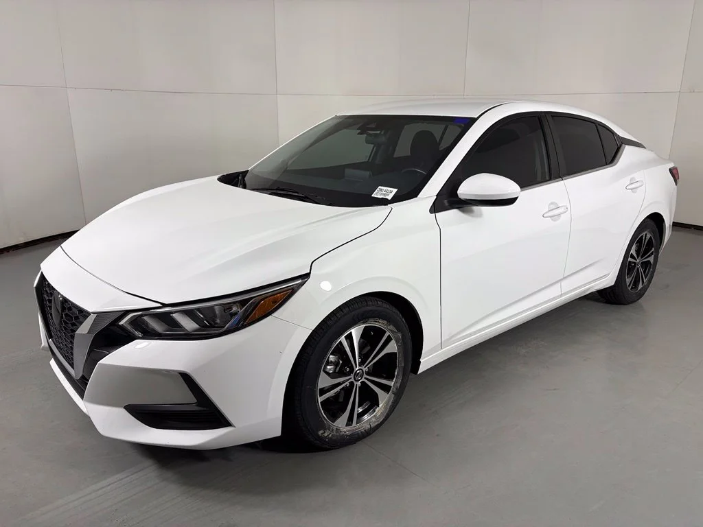 Used 2022 White Nissan SV image 4