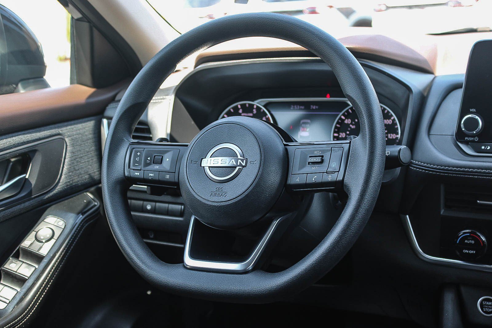 Used 2023 Super Black Nissan SV image 15