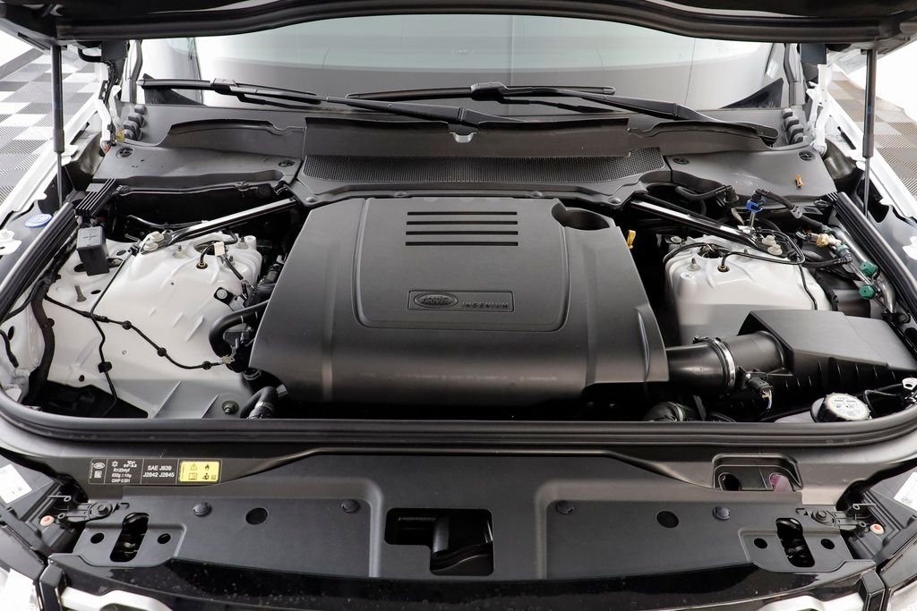 New 2025 Fuji White LAND ROVER S image 25