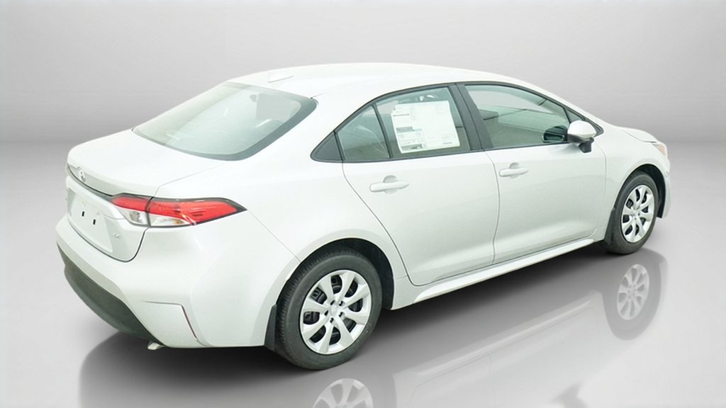 New 2027 Classic Silver Metallic Toyota LE image 9