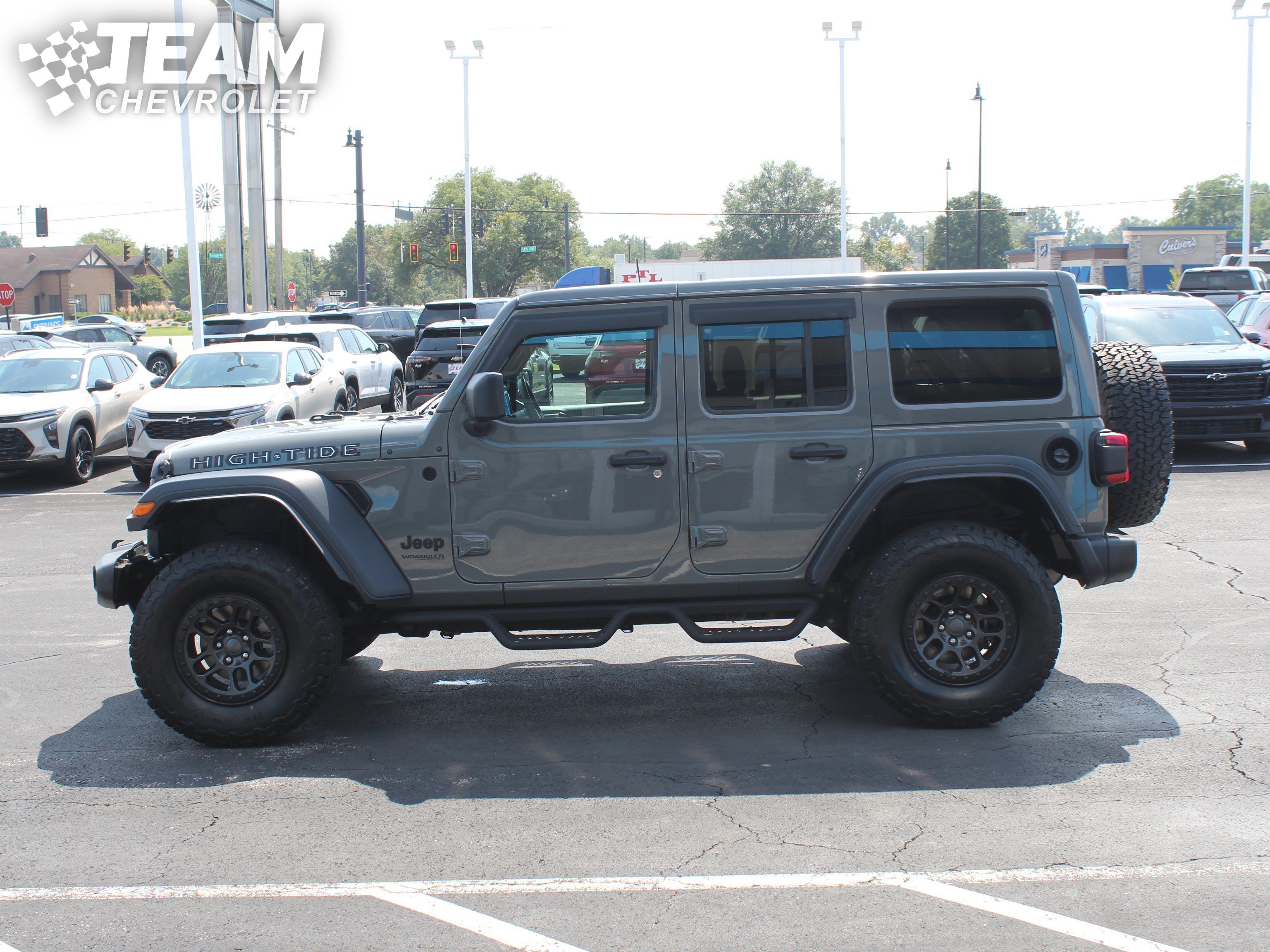 Used 2022 Gray Jeep High Tide 4x4 image 9