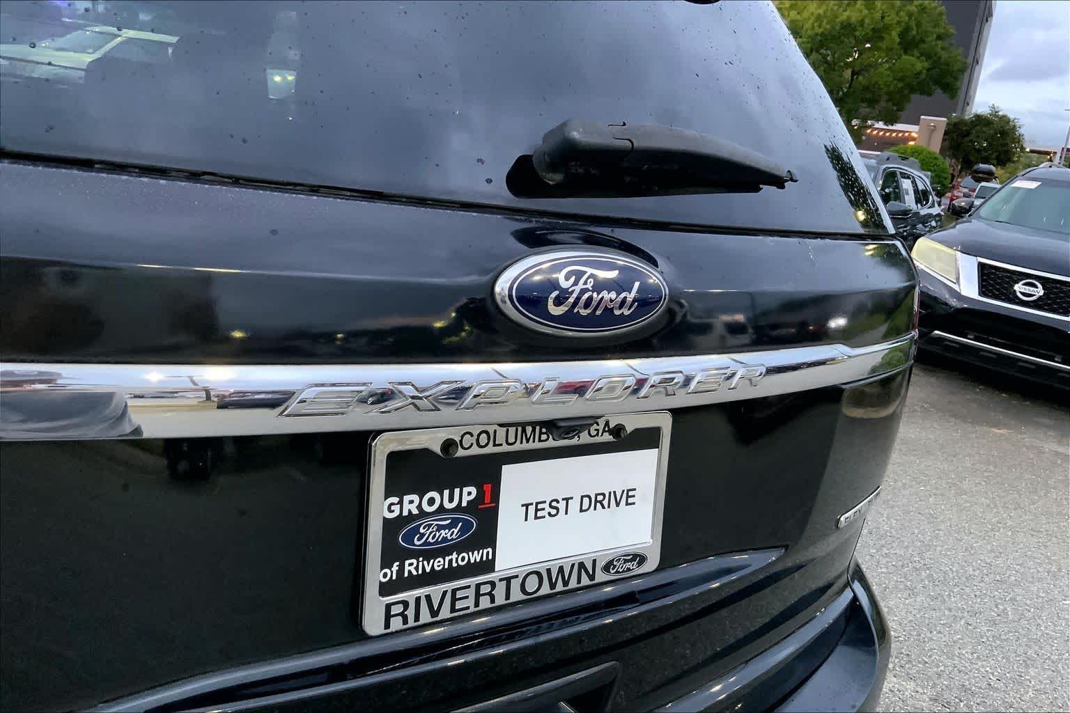 Used 2014 Tuxedo Black Metallic Ford Limited image 9